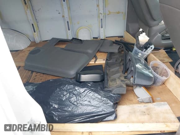 ✅ 2020 Chevrolet Express Cargo • VIN: 1GCWGAFG3L1199561 • Lot: 42936494. Listed on IAAI with 100,951 mi. Free auction sales archive from the USA and detailed vehicle history report at DreamBid. Image 12.