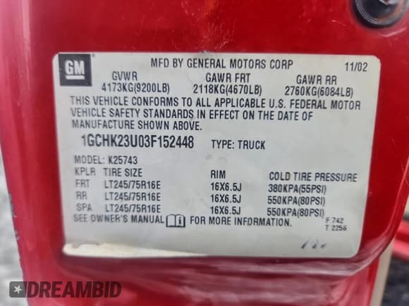 ✅ 2003 Chevrolet Silverado 2500HD LS • VIN: 1GCHK23U03F152448 • Lot: 94587575. Wystawiony na Copart z przebiegiem 100 626 mil. Bezpłatny archiwum sprzedaży aukcyjnych z USA i szczegółowy raport historii pojazdu na DreamBid. Zdjęcie 12.