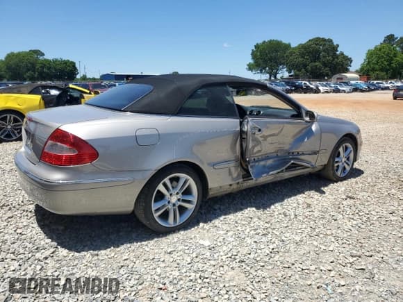✅ 2008 Mercedes-Benz CLK 350 • VIN: WDBTK56FX8T092386 • Lot: 57283715. Listed on Copart with 126,696 mi. Free auction sales archive from the USA and detailed vehicle history report at DreamBid. Image 3.