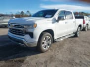 ✅ 2023 Chevrolet Silverado 1500 LTZ • VIN: 3GCUDGED7PG102377 • Lot: 43614933. Wystawiony na IAAI z przebiegiem 114 215 mil. Bezpłatny archiwum sprzedaży aukcyjnych z USA i szczegółowy raport historii pojazdu na DreamBid. Zdjęcie 17.