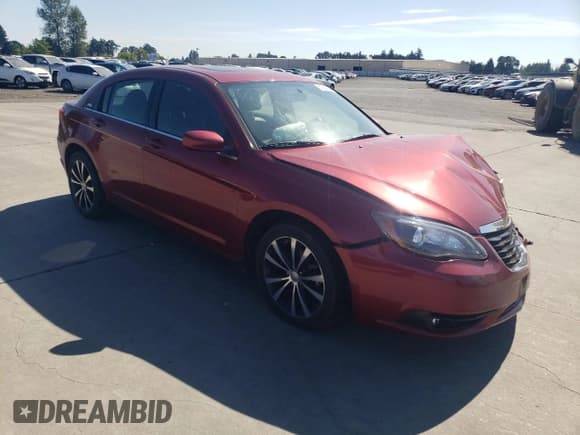 ✅ 2013 Chrysler 200 Limited • VIN: 1C3CCBCGXDN679166 • Lot: 66230965. Listed on Copart with Not provided. Free auction sales archive from the USA and detailed vehicle history report at DreamBid. Image 4.