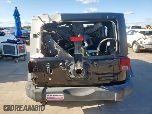 ✅ 2018 Jeep Wrangler Unlimited Freedom • VIN: 1C4BJWDG5JL896067 • Lot: 90419545. Wystawiony na Copart z przebiegiem 60 941 mil. Bezpłatny archiwum sprzedaży aukcyjnych z USA i szczegółowy raport historii pojazdu na DreamBid. Zdjęcie 6.