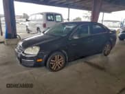 ✅ 2005 Volkswagen Jetta 2.5L • VIN: 3VWSG71K15M615252 • Lot: 95923875. Wystawiony na Copart z przebiegiem 116 120 mil. Bezpłatny archiwum sprzedaży aukcyjnych z USA i szczegółowy raport historii pojazdu na DreamBid. Zdjęcie 1.