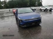 ✅ 2025 Kia K4 LXS • VIN: 3KPFT4DE9SE088491 • Lot: 81883675. Wystawiony na Copart z przebiegiem 5 847 mil. Bezpłatny archiwum sprzedaży aukcyjnych z USA i szczegółowy raport historii pojazdu na DreamBid. Zdjęcie 13.