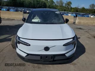 ✅ 2025 Volvo Ex30 • VIN: YV4EK3ZL5SS157090 • Lot: 80164215. Wystawiony na Copart z przebiegiem Nie podano. Bezpłatny archiwum sprzedaży aukcyjnych z USA i szczegółowy raport historii pojazdu na DreamBid. Zdjęcie 5.