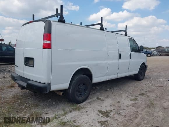 ✅ 2019 Chevrolet Express Cargo • VIN: 1GCWGBFGXK1369600 • Лот: 43337240. Опубликован ранее на IAAI с пробегом 169 566 миль. Бесплатный доступ к архиву аукционных продаж из США и подробный отчёт об истории автомобиля на DreamBid. Изображение 4.