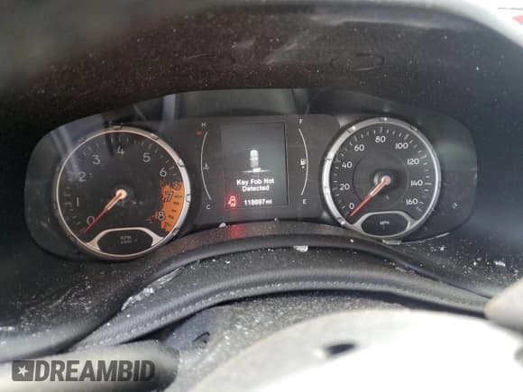 ✅ 2015 Jeep Renegade Latitude • VIN: ZACCJABT0FPB72859 • Лот: 69453335. Опубликован ранее на Copart с пробегом 118 697 миль. Бесплатный доступ к архиву аукционных продаж из США и подробный отчёт об истории автомобиля на DreamBid. Изображение 9.