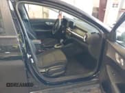 ✅ 2024 Kia Forte LXS • VIN: 3KPF24AD1RE811369 • Lot: 43248616. Wystawiony na IAAI z przebiegiem 19 350 mil. Bezpłatny archiwum sprzedaży aukcyjnych z USA i szczegółowy raport historii pojazdu na DreamBid. Zdjęcie 5.