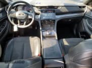 ✅ 2021 Jeep Grand Cherokee Altitude • VIN: 1C4RJJAG2M8203548 • Лот: 77079724. Опубликован ранее на Copart с пробегом 67 031 миль. Бесплатный доступ к архиву аукционных продаж из США и подробный отчёт об истории автомобиля на DreamBid. Изображение 8.