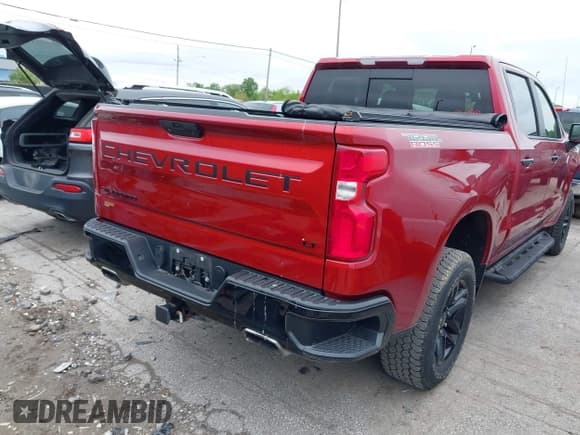 ✅ 2021 Chevrolet Silverado 1500 LT Trail Boss • VIN: 1GCPYFEL7MZ168474 • Lot: 42351427. Wystawiony na IAAI z przebiegiem 103 836 mil. Bezpłatny archiwum sprzedaży aukcyjnych z USA i szczegółowy raport historii pojazdu na DreamBid. Zdjęcie 4.