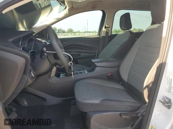 ✅ 2018 Ford Escape S • VIN: 1FMCU0F73JUA27804 • Лот: 57481105. Опубликован ранее на Copart с пробегом 119 785 миль. Бесплатный доступ к архиву аукционных продаж из США и подробный отчёт об истории автомобиля на DreamBid. Изображение 7.