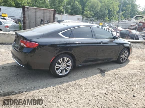 ✅ 2015 Chrysler 200 Limited • VIN: 1C3CCCABXFN529722 • Lot: 87359895. Wystawiony na Copart z przebiegiem 141 853 mil. Bezpłatny archiwum sprzedaży aukcyjnych z USA i szczegółowy raport historii pojazdu na DreamBid. Zdjęcie 3.