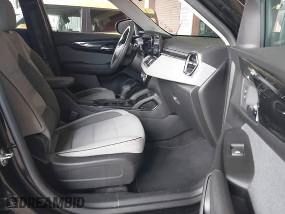 2024 Chevrolet TrailBlazer LT с VIN KL79MPS25RB138229, выставлен на аукционе IAAI как лот 42950922 с пробегом 25 683 миль миль и . История ставок и продаж доступна на DreamBid. Изображение 5.