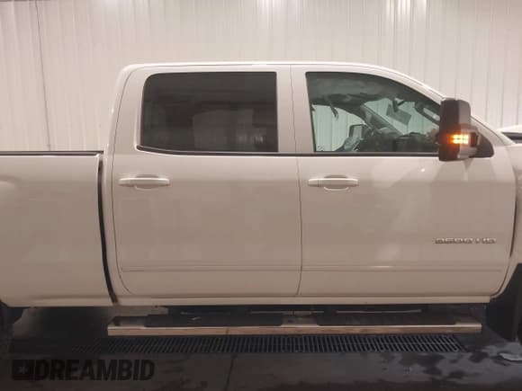 ✅ 2015 Chevrolet Silverado 2500HD LT • VIN: 1GC1KVEG4FF519124 • Lot: 43017987. Listed on IAAI with 144,593 mi. Free auction sales archive from the USA and detailed vehicle history report at DreamBid. Image 13.
