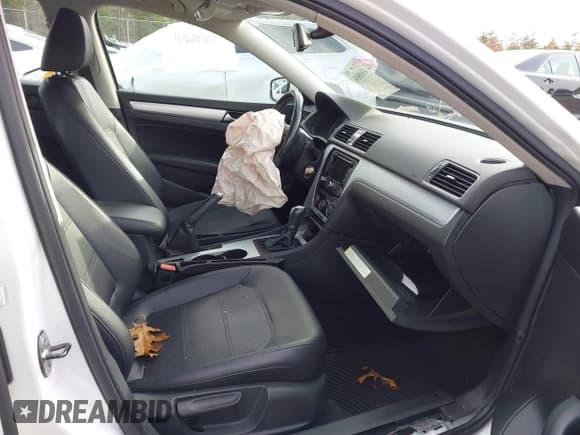 ✅ 2013 Volkswagen Passat SE • VIN: 1VWBP7A30DC034530 • Лот: 43605036. Опубликован ранее на IAAI с пробегом 126 354 миль. Бесплатный доступ к архиву аукционных продаж из США и подробный отчёт об истории автомобиля на DreamBid. Изображение 5.