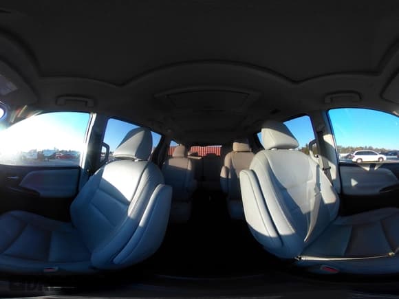 ✅ 2019 Toyota Sienna XLE • VIN: 5TDDZ3DC9KS225398 • Lot: 43705802. Listed on IAAI with 81,585 mi. Free auction sales archive from the USA and detailed vehicle history report at DreamBid. Image 18.