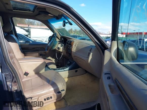 ✅ 2000 Ford Explorer • VIN: 1FMZU85P9YZA08844 • Лот: 43719692. Опубликован ранее на IAAI с пробегом 184 017 миль. Бесплатный доступ к архиву аукционных продаж из США и подробный отчёт об истории автомобиля на DreamBid. Изображение 5.