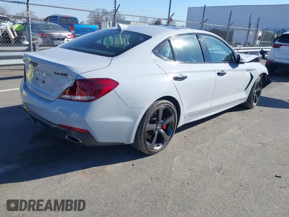 ✅ 2020 Genesis G70 3.3T • VIN: KMTG34LE6LU047066 • Lot: 41488910. Wystawiony na IAAI z przebiegiem 29 031 mil. Bezpłatny archiwum sprzedaży aukcyjnych z USA i szczegółowy raport historii pojazdu na DreamBid. Zdjęcie 4.