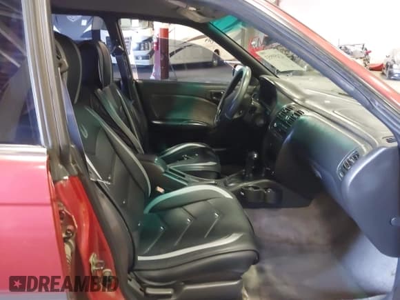 ✅ 1998 Subaru Legacy Outback • VIN: 4S3BG6850W7652429 • Lot: 42459953. Wystawiony na IAAI z przebiegiem 224 492 mil. Bezpłatny archiwum sprzedaży aukcyjnych z USA i szczegółowy raport historii pojazdu na DreamBid. Zdjęcie 5.