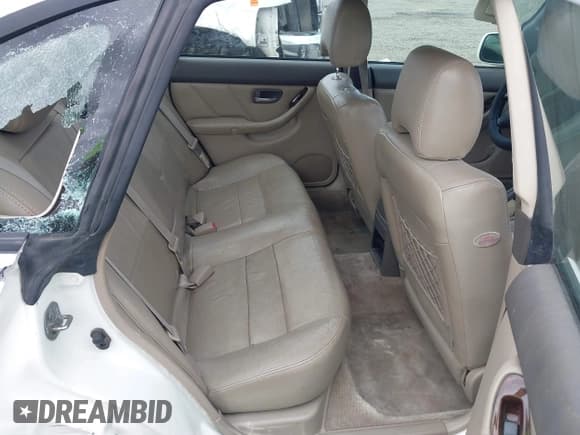 ✅ 2001 Subaru Legacy Outback Limited • VIN: 4S3BE686017205770 • Lot: 40132738. Listed on IAAI with 224,483 mi. Free auction sales archive from the USA and detailed vehicle history report at DreamBid. Image 8.