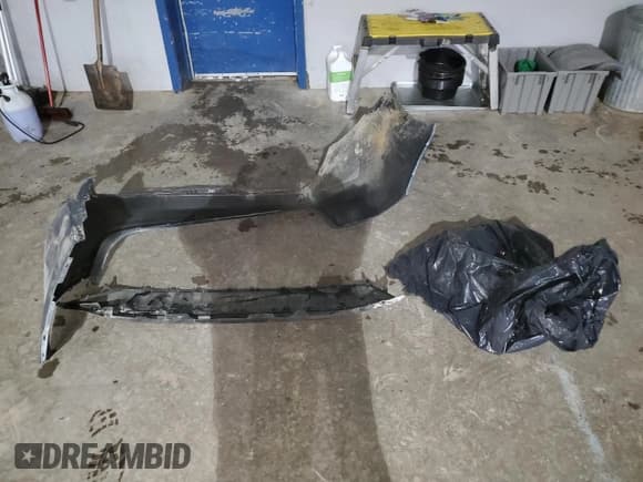 ✅ 2020 Toyota Corolla LE • VIN: 5YFBPRBE2LP002165 • Lot: 43143985. Listed on Copart with 62,685 mi. Free auction sales archive from the USA and detailed vehicle history report at DreamBid. Image 12.