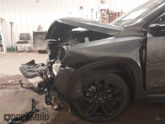 ✅ 2020 GMC Terrain SLE • VIN: 3GKALTEV3LL157938 • Lot: 43479788. Wystawiony na IAAI z przebiegiem 22 951 mil. Bezpłatny archiwum sprzedaży aukcyjnych z USA i szczegółowy raport historii pojazdu na DreamBid. Zdjęcie 17.