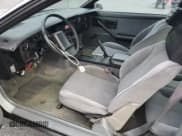 ✅ 1986 Chevrolet Camaro • VIN: 1G1FP87S6GN109967 • Lot: 72040355. Wystawiony na Copart z przebiegiem 41 193 mil. Bezpłatny archiwum sprzedaży aukcyjnych z USA i szczegółowy raport historii pojazdu na DreamBid. Zdjęcie 7.