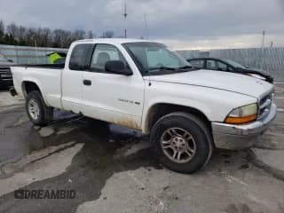 ✅ 2001 Dodge Dakota Sport • VIN: 1B7GG22N21S308680 • Lot: 89199535. Wystawiony na Copart z przebiegiem 246 337 mil. Bezpłatny archiwum sprzedaży aukcyjnych z USA i szczegółowy raport historii pojazdu na DreamBid. Zdjęcie 4.