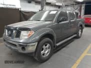 ✅ 2006 Nissan Frontier SE • VIN: 1N6AD07U16C451721 • Лот: 42699217. Опубликован ранее на IAAI с пробегом 158 565 миль. Бесплатный доступ к архиву аукционных продаж из США и подробный отчёт об истории автомобиля на DreamBid. Изображение 2.