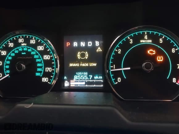 ✅ 2014 Jaguar XF SC • VIN: SAJWJ0EF9E8U17227 • Lot: 40455665. Wystawiony na IAAI z przebiegiem 125 196 mil. Bezpłatny archiwum sprzedaży aukcyjnych z USA i szczegółowy raport historii pojazdu na DreamBid. Zdjęcie 7.