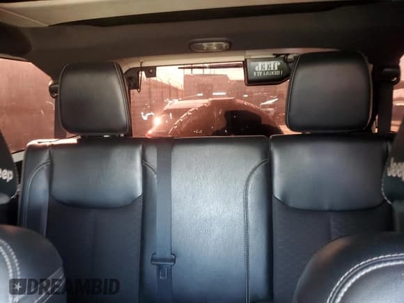 ✅ 2018 Jeep Wrangler Unlimited Freedom • VIN: 1C4BJWDG5JL845443 • Lot: 84962025. Wystawiony na Copart z przebiegiem 135 311 mil. Bezpłatny archiwum sprzedaży aukcyjnych z USA i szczegółowy raport historii pojazdu na DreamBid. Zdjęcie 10.