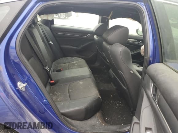 ✅ 2020 Honda Accord Sport • VIN: 1HGCV2E32LA004578 • Lot: 82005504. Wystawiony na Copart z przebiegiem 82 348 mil. Bezpłatny archiwum sprzedaży aukcyjnych z USA i szczegółowy raport historii pojazdu na DreamBid. Zdjęcie 11.