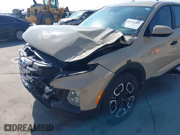 2024 Hyundai Santa Cruz SEL с VIN 5NTJB4AE7RH088708, выставлен на аукционе IAAI как лот 40751476 с пробегом 26 736 миль миль и . История ставок и продаж доступна на DreamBid. Изображение 6.