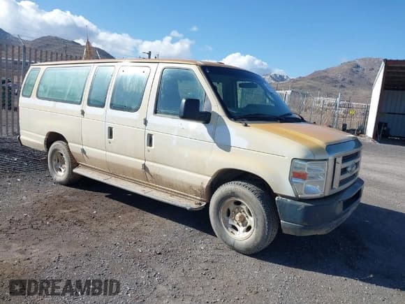 ✅ 2011 Ford Econoline Passenger XL • VIN: 1FBSS3BL0BDB20439 • Лот: 41921823. Опубликован ранее на IAAI с пробегом 142 756 миль. Бесплатный доступ к архиву аукционных продаж из США и подробный отчёт об истории автомобиля на DreamBid. Изображение 1.