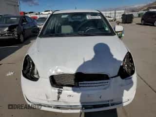 2011 Hyundai Accent GLS z VIN KMHCN4AC3BU585632, wystawiony jako Copart lot #83662614 z przebiegiem 177 668 mil mil oraz Szkoda całkowita • Salvage title. Historia ofert i sprzedaży dostępna na DreamBid. Obrazek 5.