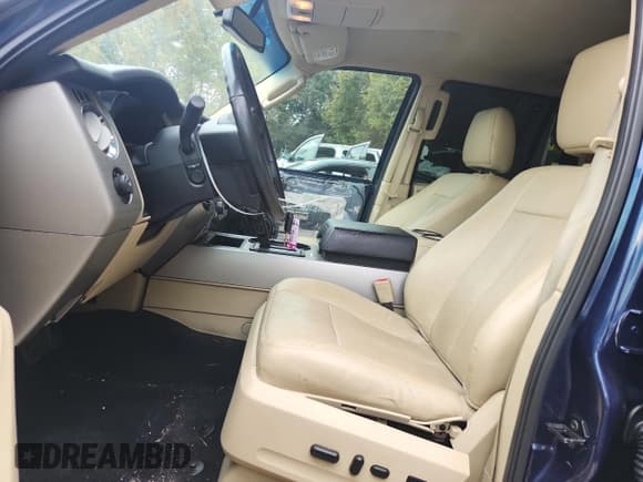 ✅ 2016 Ford Expedition XLT • VIN: 1FMJU1HT7GEF11680 • Лот: 87259525. Опубликован ранее на Copart с пробегом 170 660 миль. Бесплатный доступ к архиву аукционных продаж из США и подробный отчёт об истории автомобиля на DreamBid. Изображение 7.