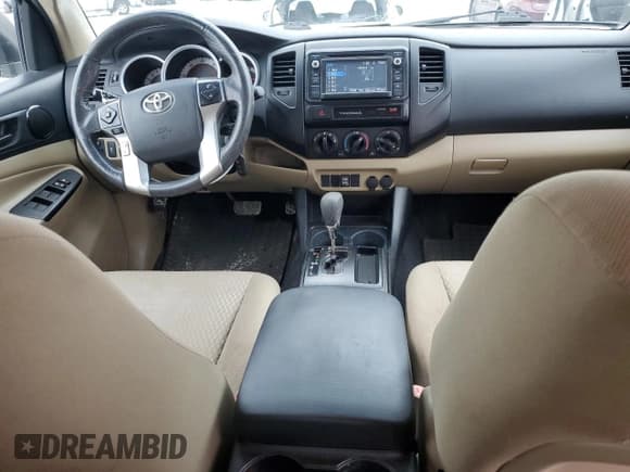 ✅ 2015 Toyota Tacoma PreRunner • VIN: 5TFJX4GN9FX043941 • Лот: 90916535. Опубликован ранее на Copart с пробегом 133 369 миль. Бесплатный доступ к архиву аукционных продаж из США и подробный отчёт об истории автомобиля на DreamBid. Изображение 8.