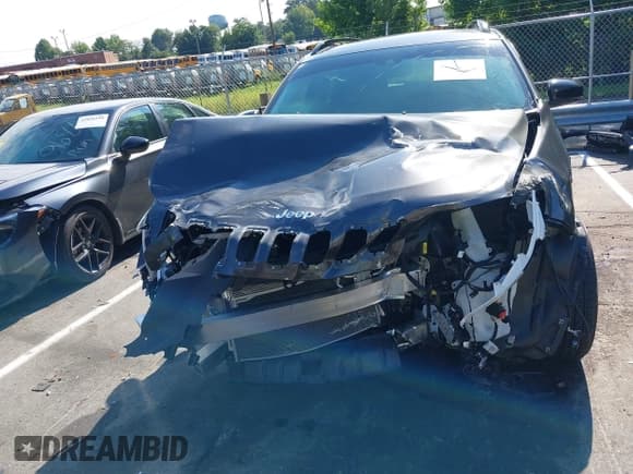 ✅ 2022 Jeep Cherokee Latitude Lux • VIN: 1C4PJLMX3ND516695 • Lot: 42902034. Listed on IAAI with 28,683 mi. Free auction sales archive from the USA and detailed vehicle history report at DreamBid. Image 13.