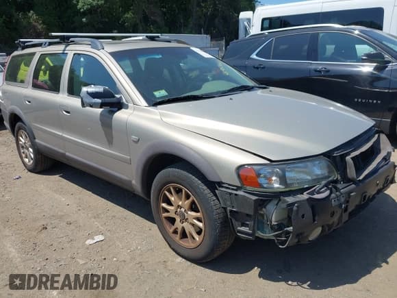 ✅ 2004 Volvo V70 XC Cross Country • VIN: YV1SZ59HX41129068 • Lot: 42910966. Wystawiony na IAAI z przebiegiem 185 576 mil. Bezpłatny archiwum sprzedaży aukcyjnych z USA i szczegółowy raport historii pojazdu na DreamBid. Zdjęcie 1.