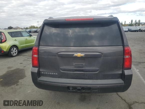 ✅ 2015 Chevrolet Suburban LT • VIN: 1GNSCJKC3FR569739 • Lot: 82291685. Wystawiony na Copart z przebiegiem 176 880 mil. Bezpłatny archiwum sprzedaży aukcyjnych z USA i szczegółowy raport historii pojazdu na DreamBid. Zdjęcie 6.