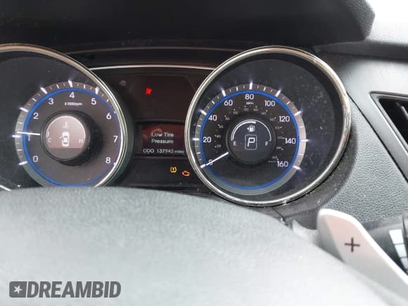 ✅ 2012 Hyundai Sonata SE • VIN: 5NPEC4AC0CH418725 • Lot: 43504908. Wystawiony na IAAI z przebiegiem 137 942 mil. Bezpłatny archiwum sprzedaży aukcyjnych z USA i szczegółowy raport historii pojazdu na DreamBid. Zdjęcie 7.