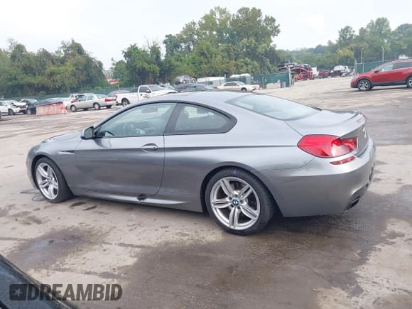 ✅ 2014 BMW 6 Series 650i xDrive • VIN: WBAYM1C58ED325058 • Lot: 43291301. Wystawiony na IAAI z przebiegiem 82 028 mil. Bezpłatny archiwum sprzedaży aukcyjnych z USA i szczegółowy raport historii pojazdu na DreamBid. Zdjęcie 14.