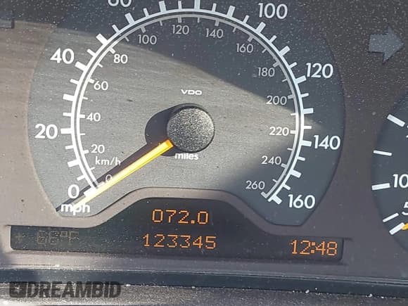 ✅ 1999 Mercedes-Benz E 320 • VIN: WDBJF70H7XA882580 • Lot: 43771803. Wystawiony na IAAI z przebiegiem 123 345 mil. Bezpłatny archiwum sprzedaży aukcyjnych z USA i szczegółowy raport historii pojazdu na DreamBid. Zdjęcie 15.