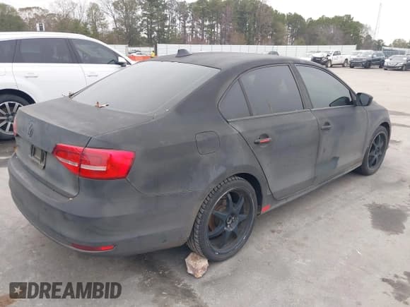 ✅ 2015 Volkswagen Jetta S • VIN: 3VW2K7AJ8FM407389 • Lot: 43868171. Wystawiony na IAAI z przebiegiem 136 234 mil. Bezpłatny archiwum sprzedaży aukcyjnych z USA i szczegółowy raport historii pojazdu na DreamBid. Zdjęcie 4.