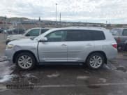 ✅ 2009 Toyota Highlander Limited • VIN: JTEEW44A892034635 • Lot: 42797622. Listed on IAAI with 218,624 mi. Free auction sales archive from the USA and detailed vehicle history report at DreamBid. Image 14.