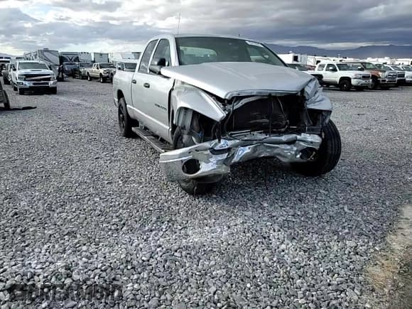 ✅ 2004 Dodge 2500 ST • VIN: 3D7KA28D54G158737 • Lot: 48413295. Wystawiony na Copart z przebiegiem 179 401 mil. Bezpłatny archiwum sprzedaży aukcyjnych z USA i szczegółowy raport historii pojazdu na DreamBid. Zdjęcie 11.