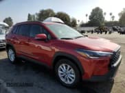 ✅ 2023 Toyota Corolla Cross LE • VIN: 7MUCAAAG9PV041008 • Лот: 85425225. Опубликован ранее на Copart с пробегом 1 022 миль. Бесплатный доступ к архиву аукционных продаж из США и подробный отчёт об истории автомобиля на DreamBid. Изображение 4.