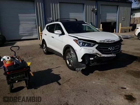 ✅ 2018 Hyundai Santa Fe 2.4L • VIN: 5NMZUDLB1JH081821 • Лот: 63705114. Опубликован ранее на Copart с пробегом 39 484 миль. Бесплатный доступ к архиву аукционных продаж из США и подробный отчёт об истории автомобиля на DreamBid. Изображение 12.