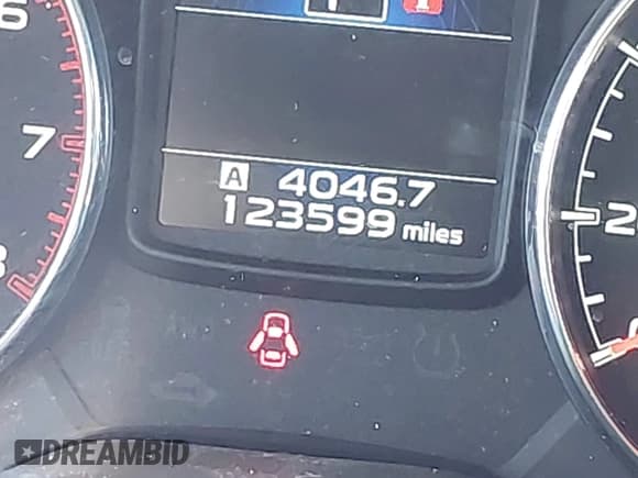 ✅ 2014 Subaru Outback Limited • VIN: 4S4BRBLC2E3214229 • Lot: 43810938. Wystawiony na IAAI z przebiegiem 123 599 mil. Bezpłatny archiwum sprzedaży aukcyjnych z USA i szczegółowy raport historii pojazdu na DreamBid. Zdjęcie 16.