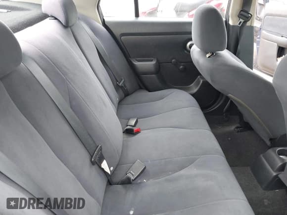 ✅ 2010 Nissan Versa 1.6 • VIN: 3N1CC1AP1AL363355 • Lot: 42130262. Wystawiony na IAAI z przebiegiem 218 188 mil. Bezpłatny archiwum sprzedaży aukcyjnych z USA i szczegółowy raport historii pojazdu na DreamBid. Zdjęcie 8.